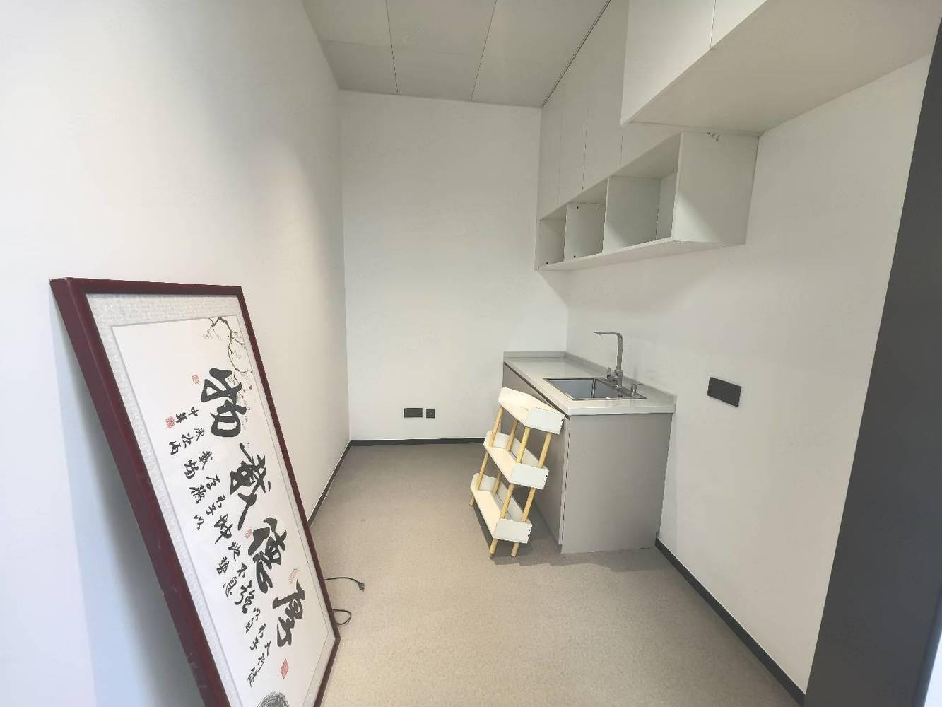 上海露美佳垂直创新中心二手房房源图片