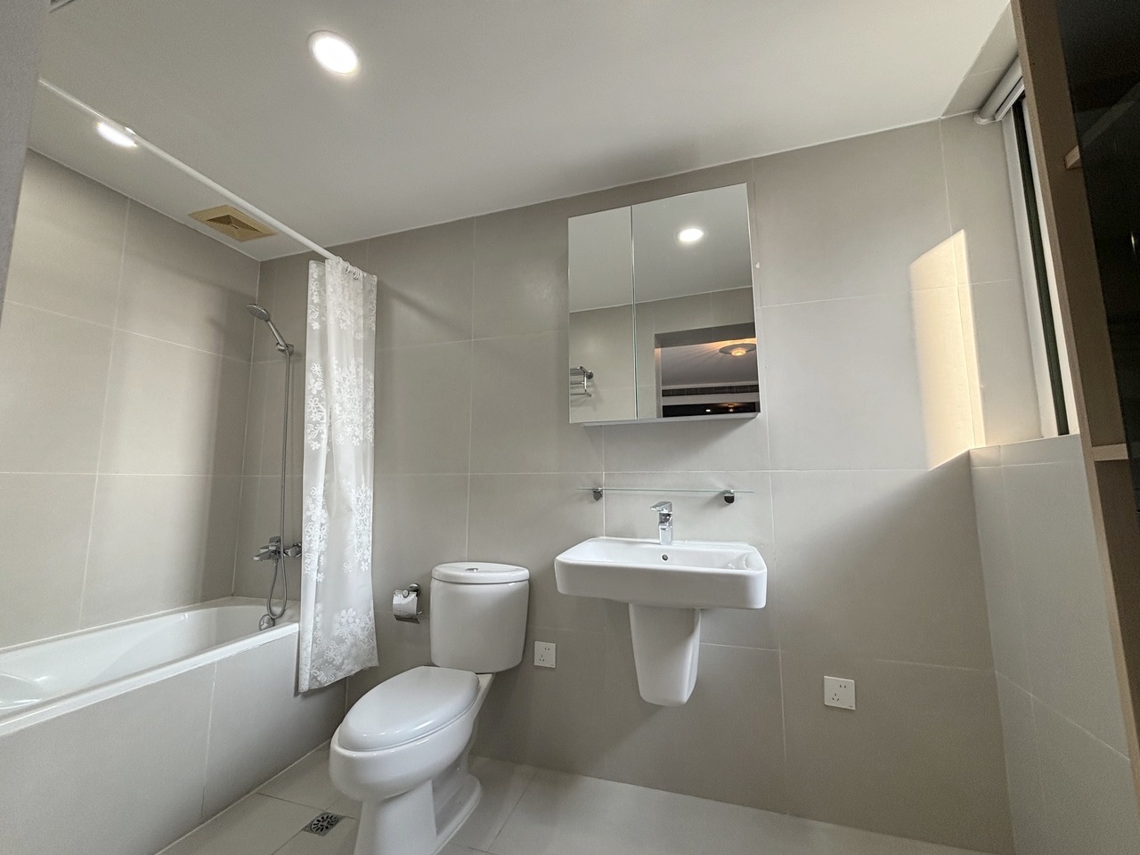 上海嘉里华庭二手房房源图片