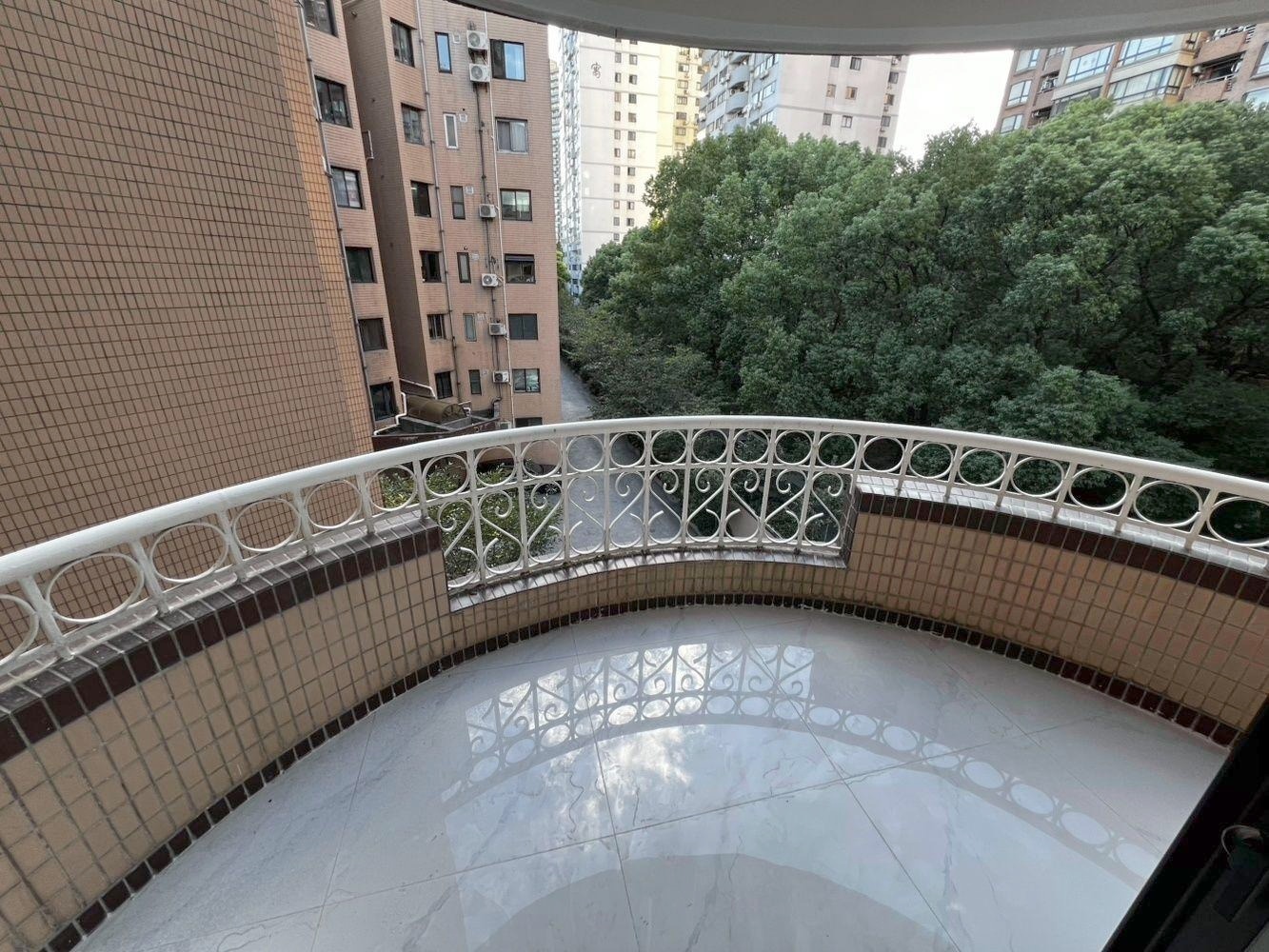 上海总统公寓二手房房源图片