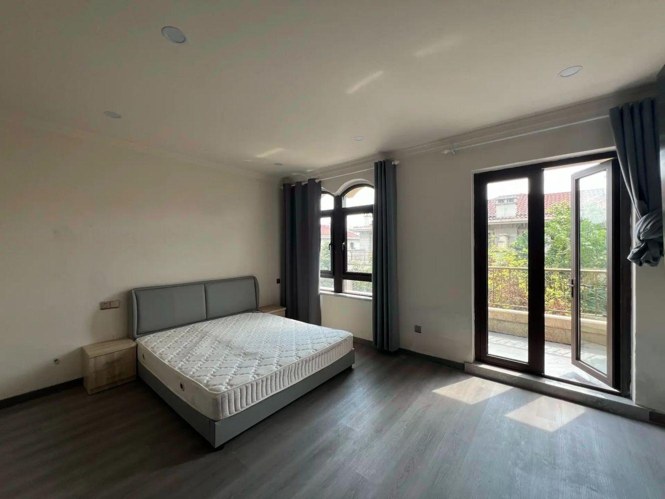 上海正荣国领别墅二手房房源图片