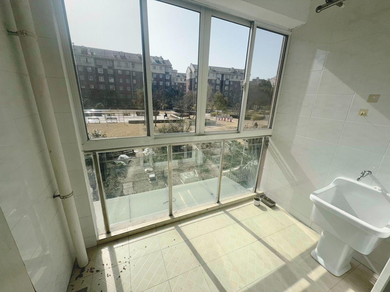 上海汇丰荷苑(一期)二手房房源图片