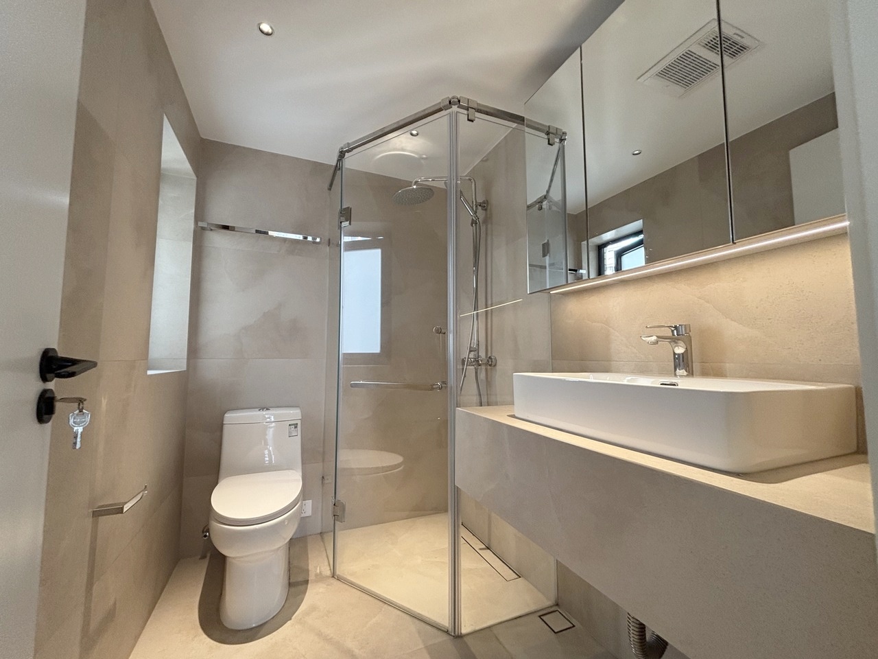 上海东方曼哈顿世纪豪庭二手房房源图片