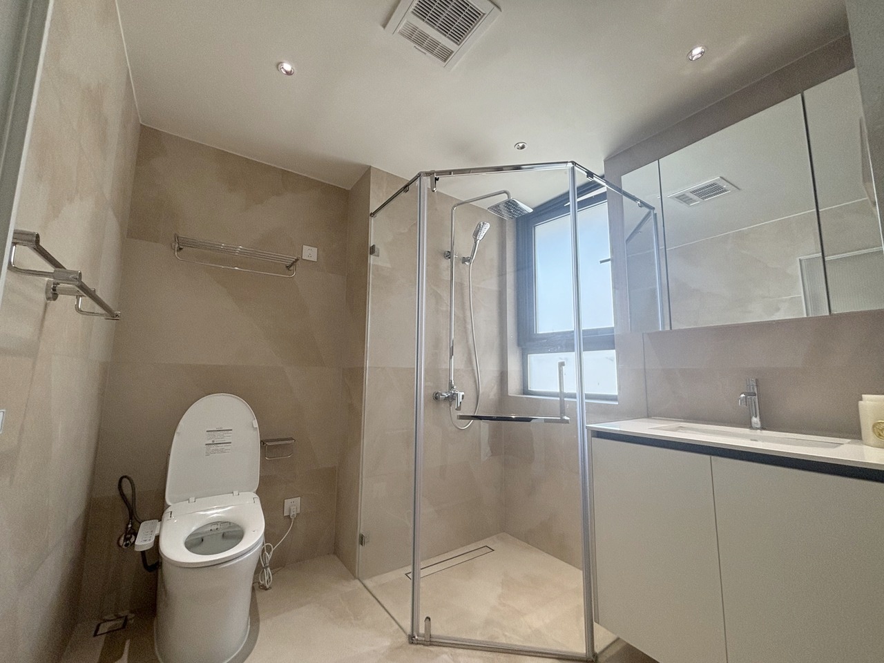 上海古北嘉年华庭(南区)二手房房源图片