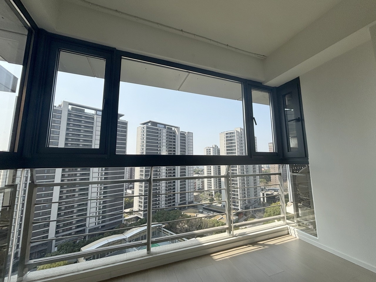 上海古北嘉年华庭(南区)二手房房源图片