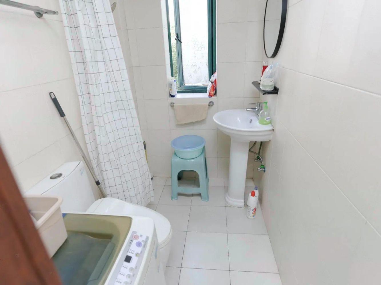 上海龙江路130弄小区二手房房源图片