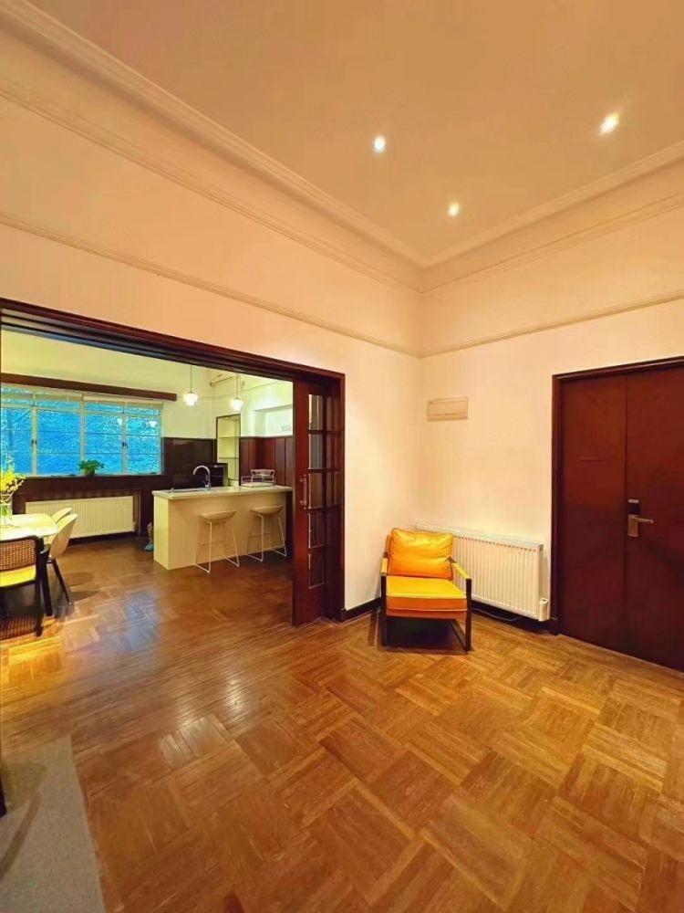 上海长乐路1131弄小区二手房房源图片