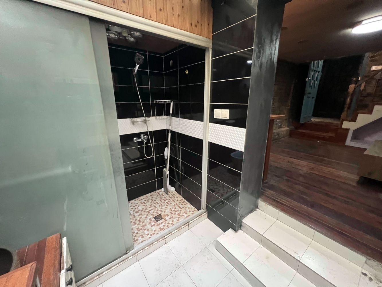 上海南昌路212弄小区二手房房源图片