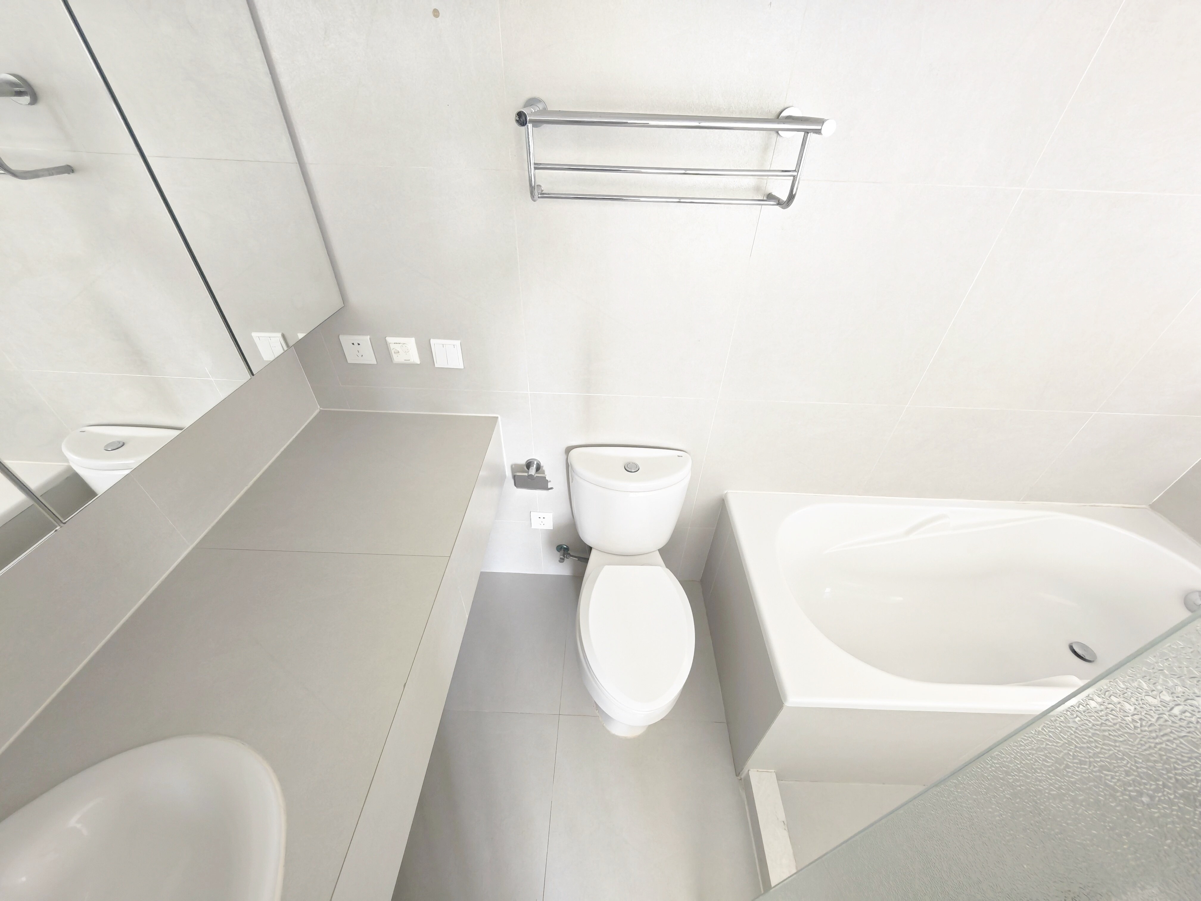 上海鸿艺豪苑二手房房源图片