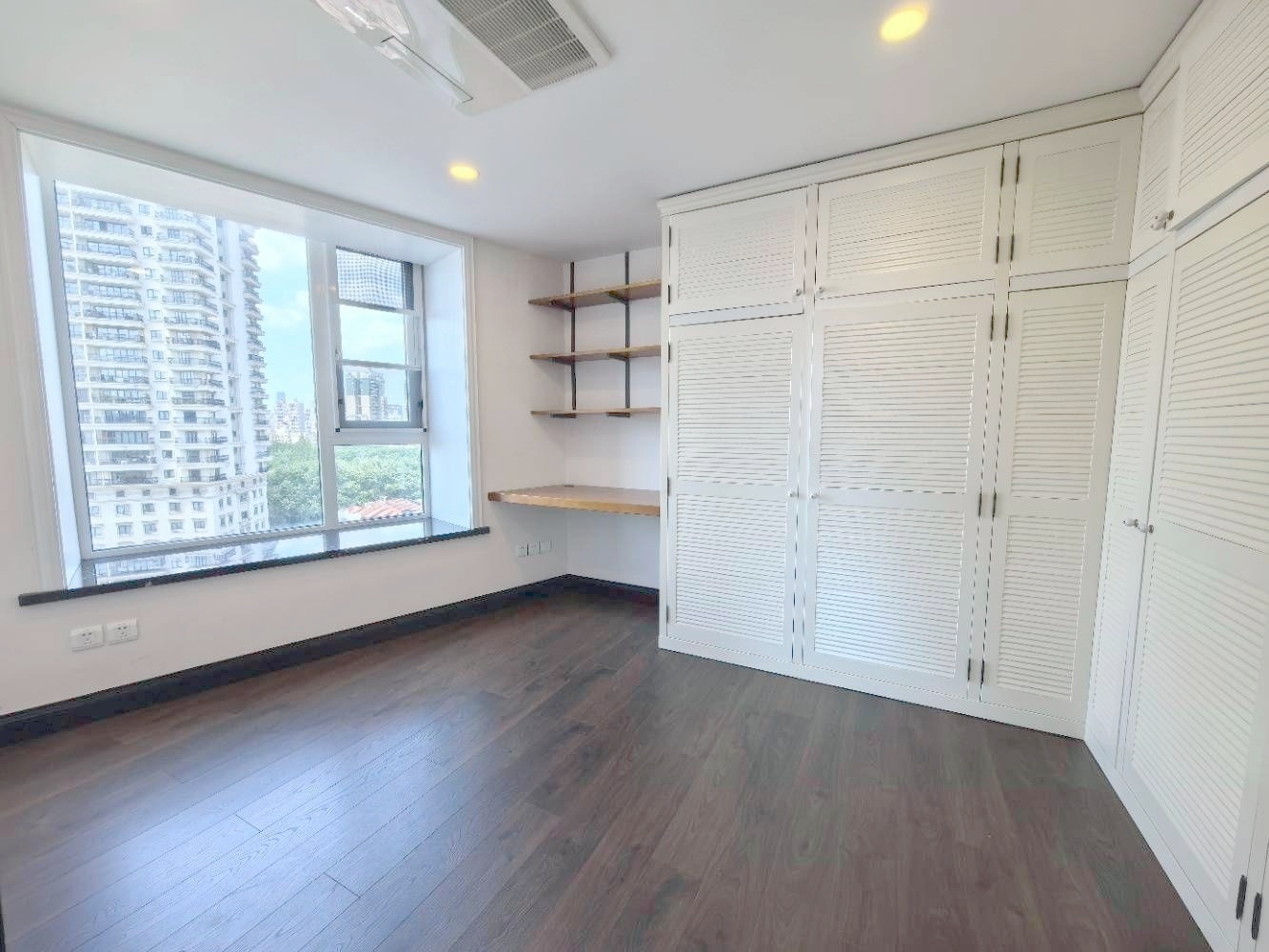 上海艺术公寓二手房房源图片