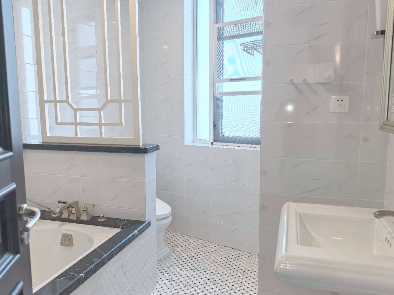 上海艺术公寓二手房房源图片