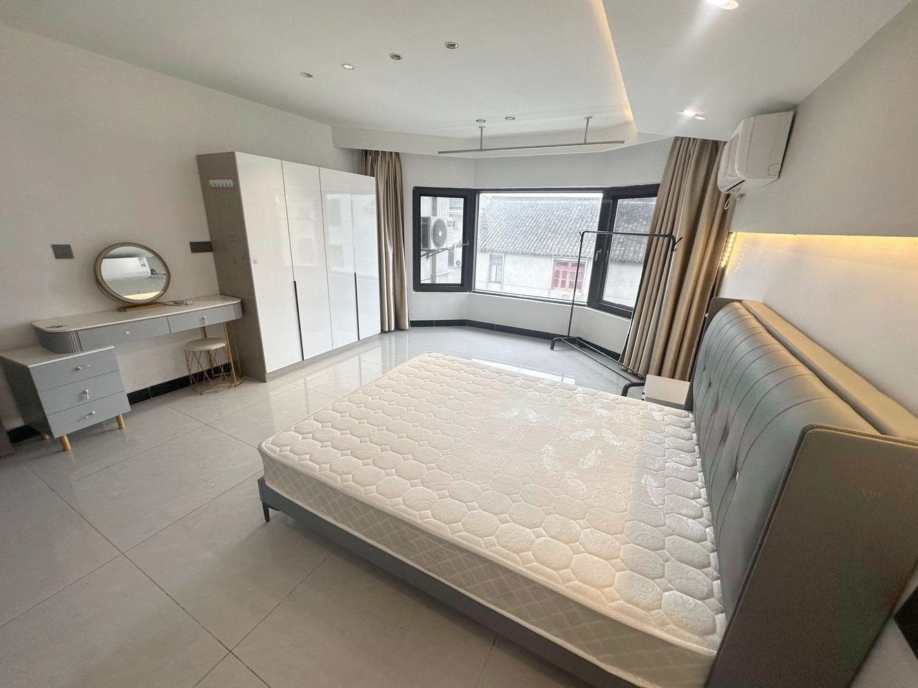 上海外冈镇西街340号小区二手房房源图片