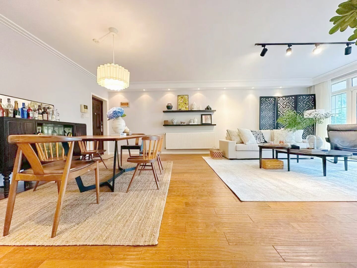 上海艺术公寓二手房房源图片