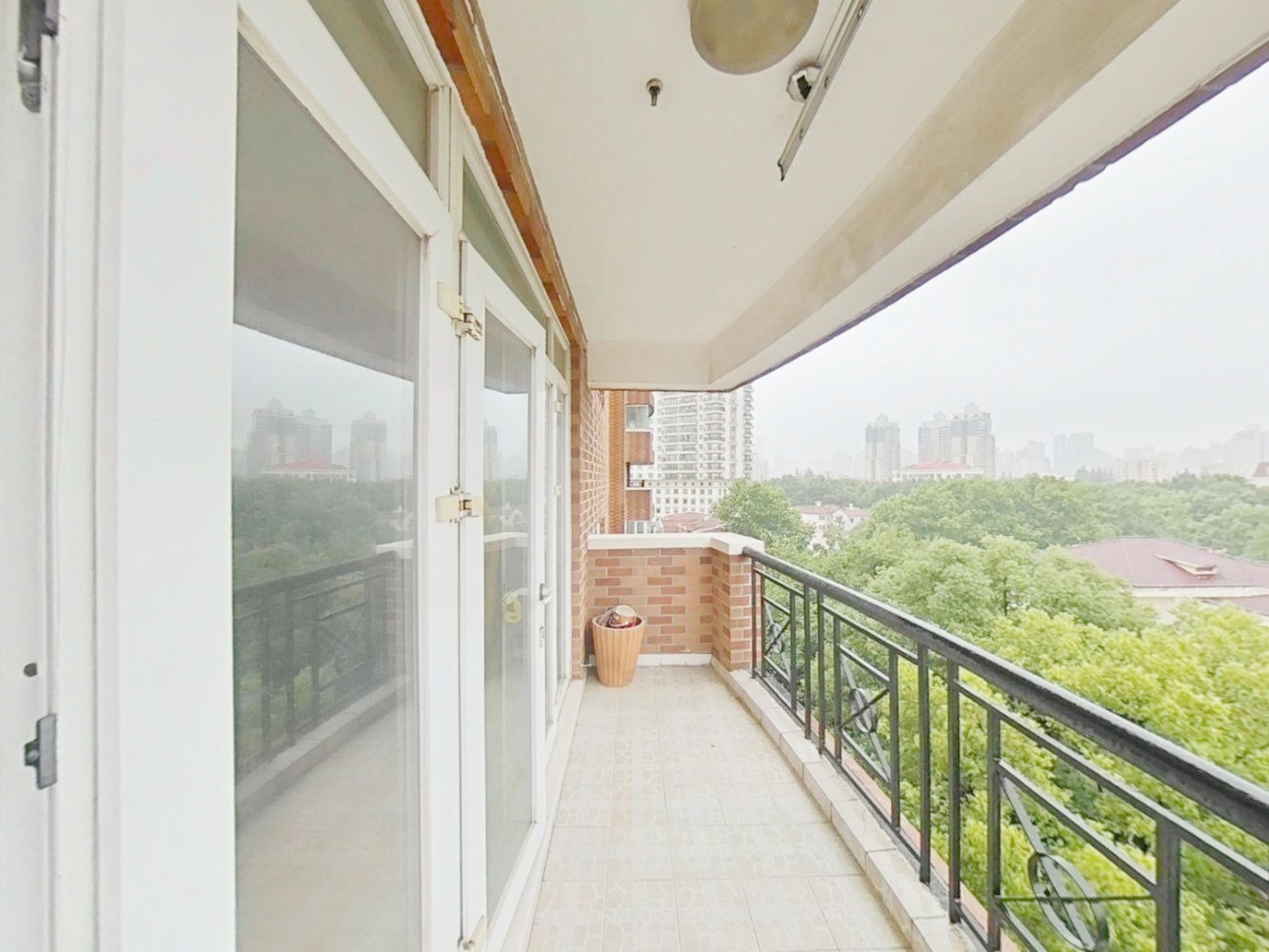 上海艺术公寓二手房房源图片