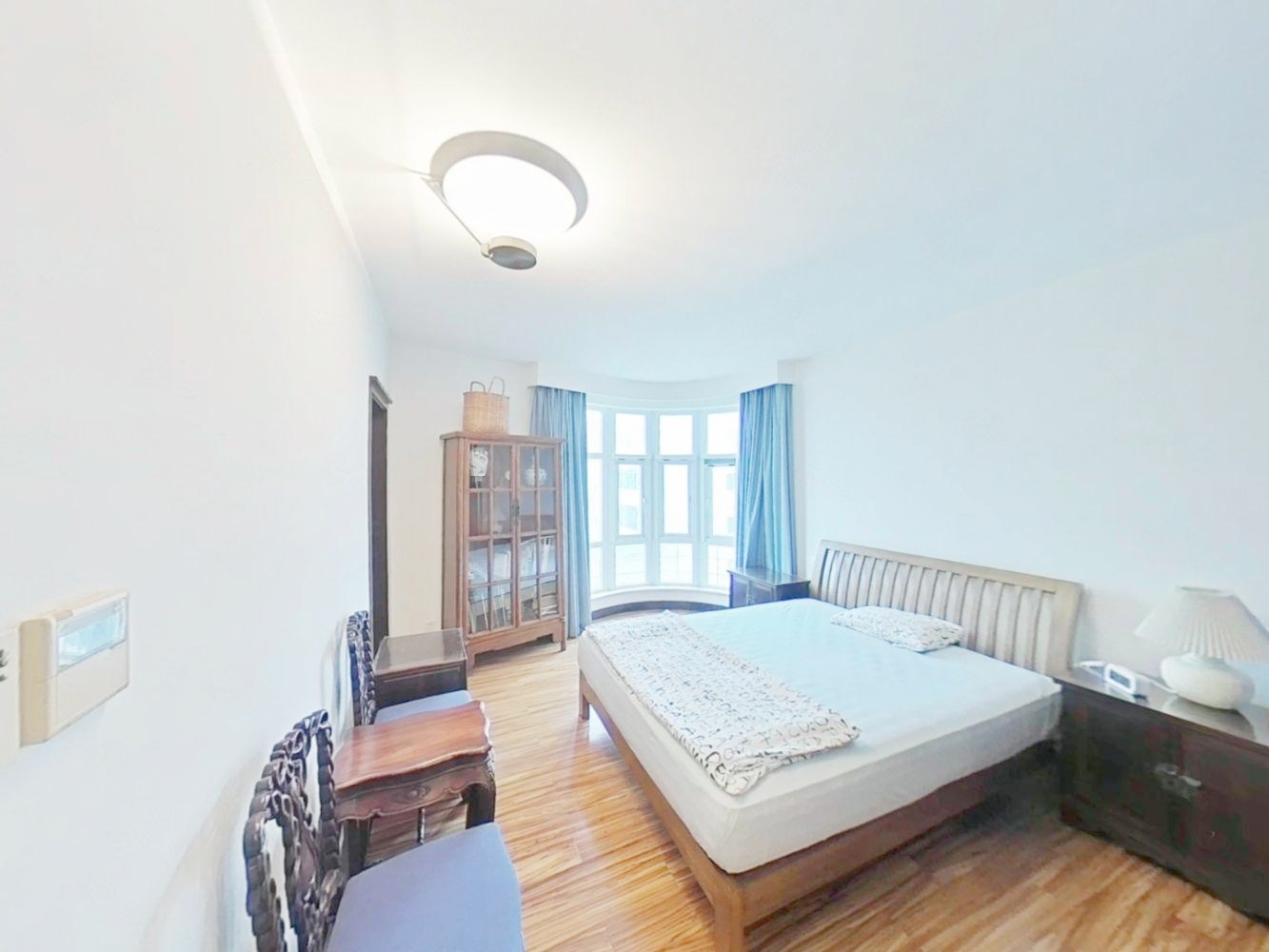 上海艺术公寓二手房房源图片